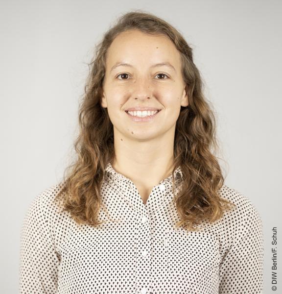 Vanessa Schmidt EEA 2025 Congress vanessa-schmidt-eea-2025-congress